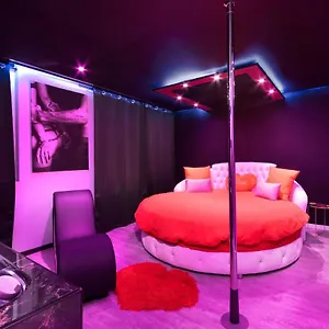 https://secret-night-ii.midi-pyreneeshotels.com